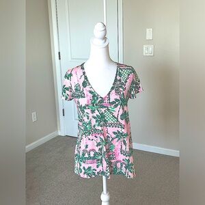 NWOT Lilly Pulitzer Pink and Green V Neck T-shirt Size XS